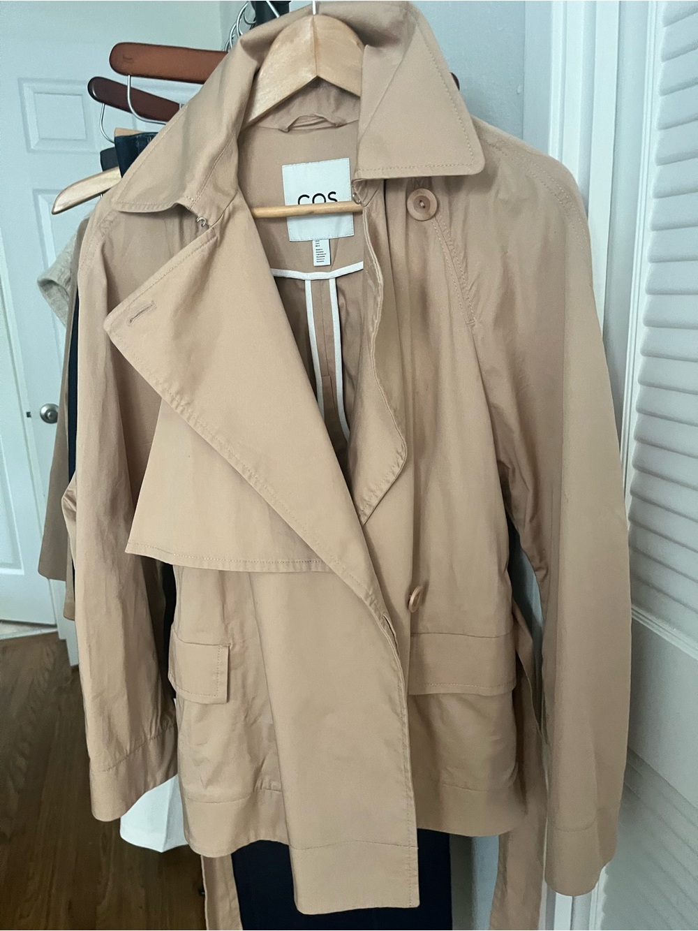 Belted short trench by COS - Picture 3 of 12